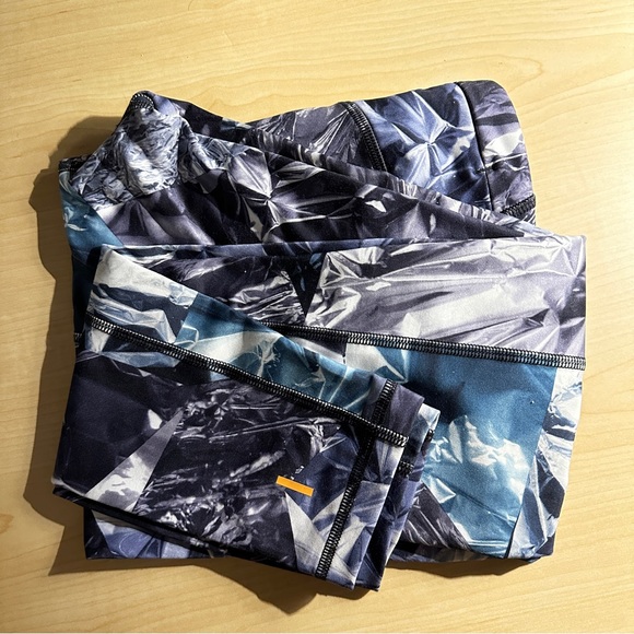 Medium lucy Revolution Run Tights - Foil Print - Picture 2 of 11